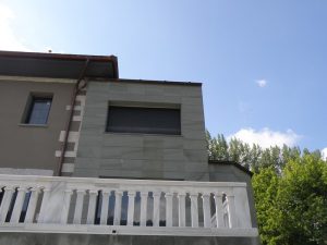 Aplacado en piedra verde Osona - Osonazko harri berdezko aplakatua
