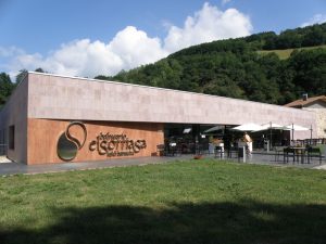 Aplacado en piedra verde Osona - Osonazko harri berdezko aplakatua